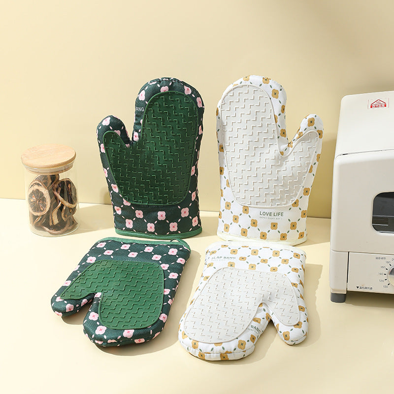 Discover the Ultimate Kitchen Companion: Anti-Scalding Oven Mitts